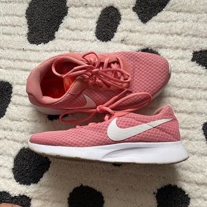 Pink Nike Tanjun